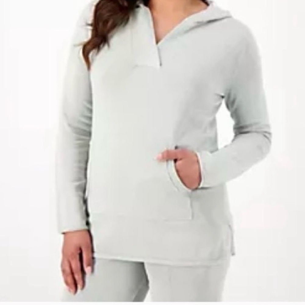 Barefoot Dreams Cream bonfire hoodie 100% cotton